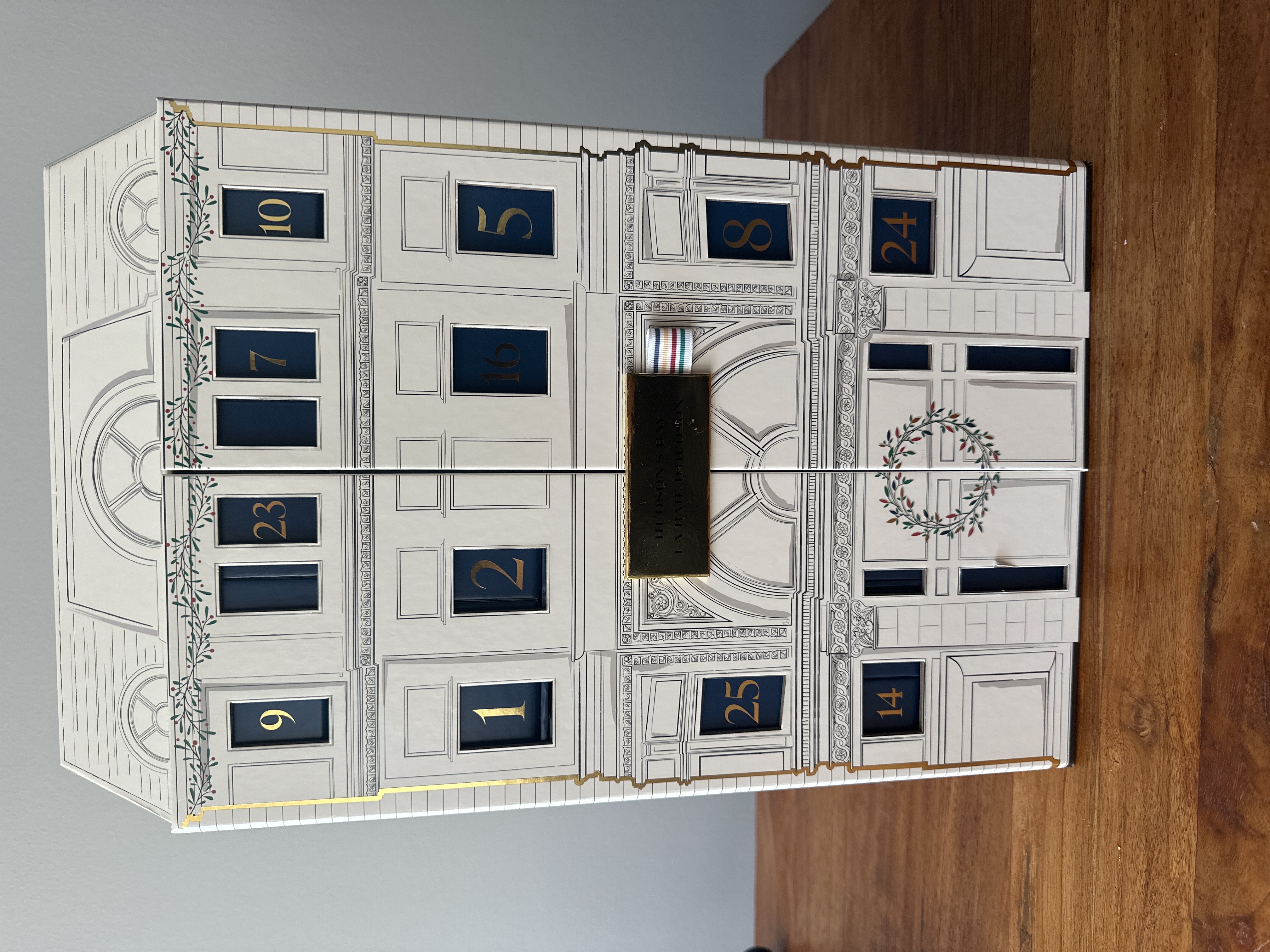 Hudson’s Bay 25-Day Beauty Advent Calendar Box | Maxsold