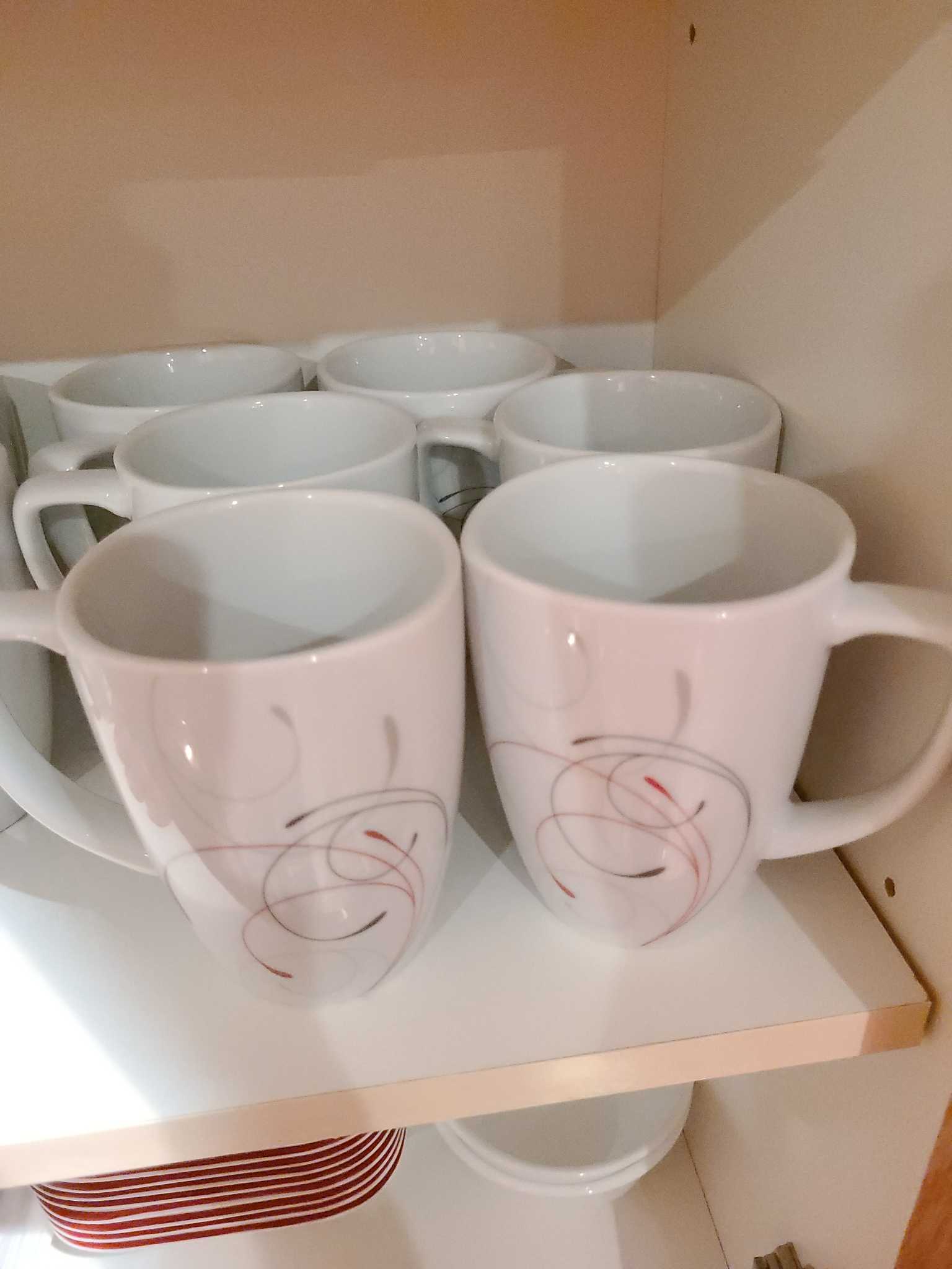 Corelle Vitrelle Simple Lines dinnerware set | Maxsold