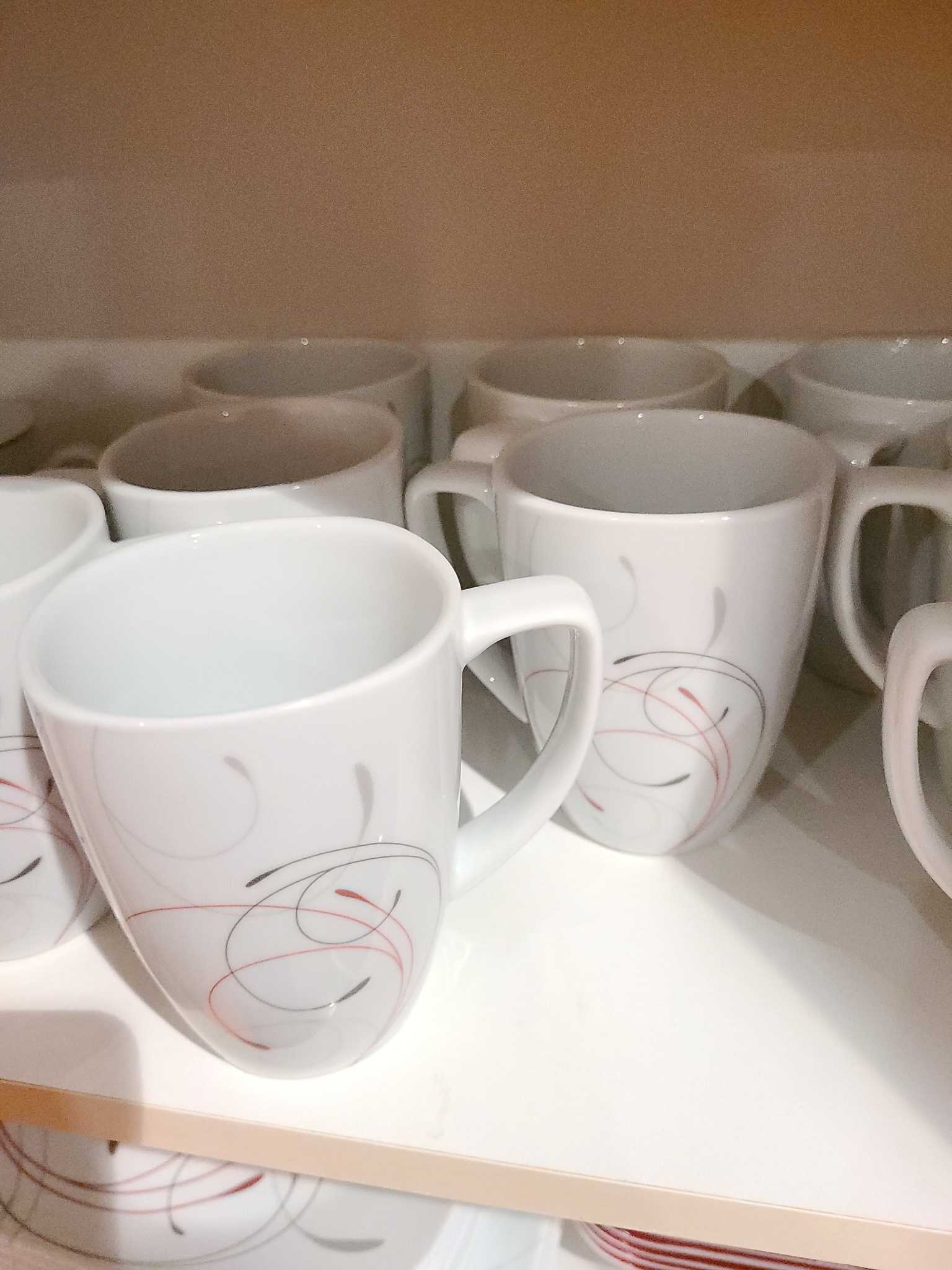 Corelle Vitrelle Simple Lines dinnerware set | Maxsold