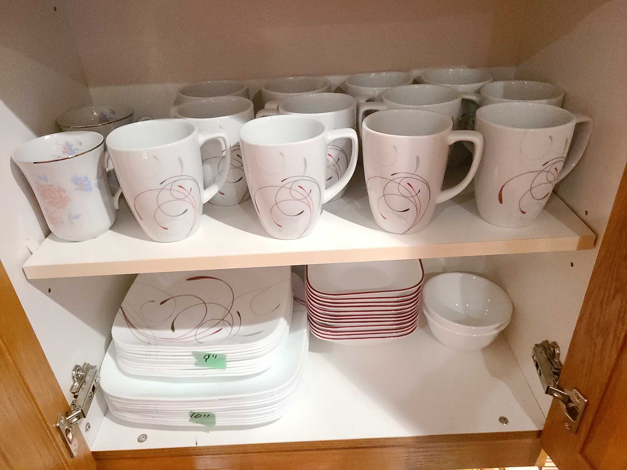 Corelle Vitrelle Simple Lines dinnerware set | Maxsold