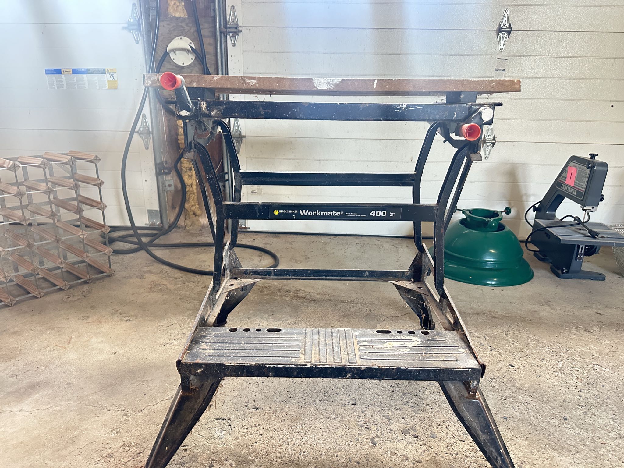 Black & Decker Workmate 400 folding workbench with vise | Maxsold