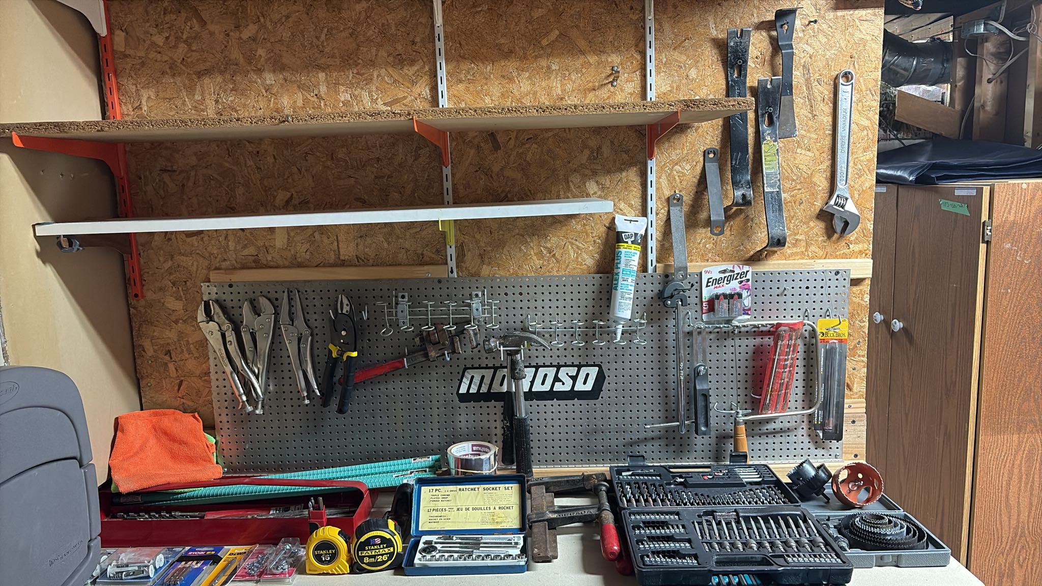 Hand tools and power tool accessories | Maxsold