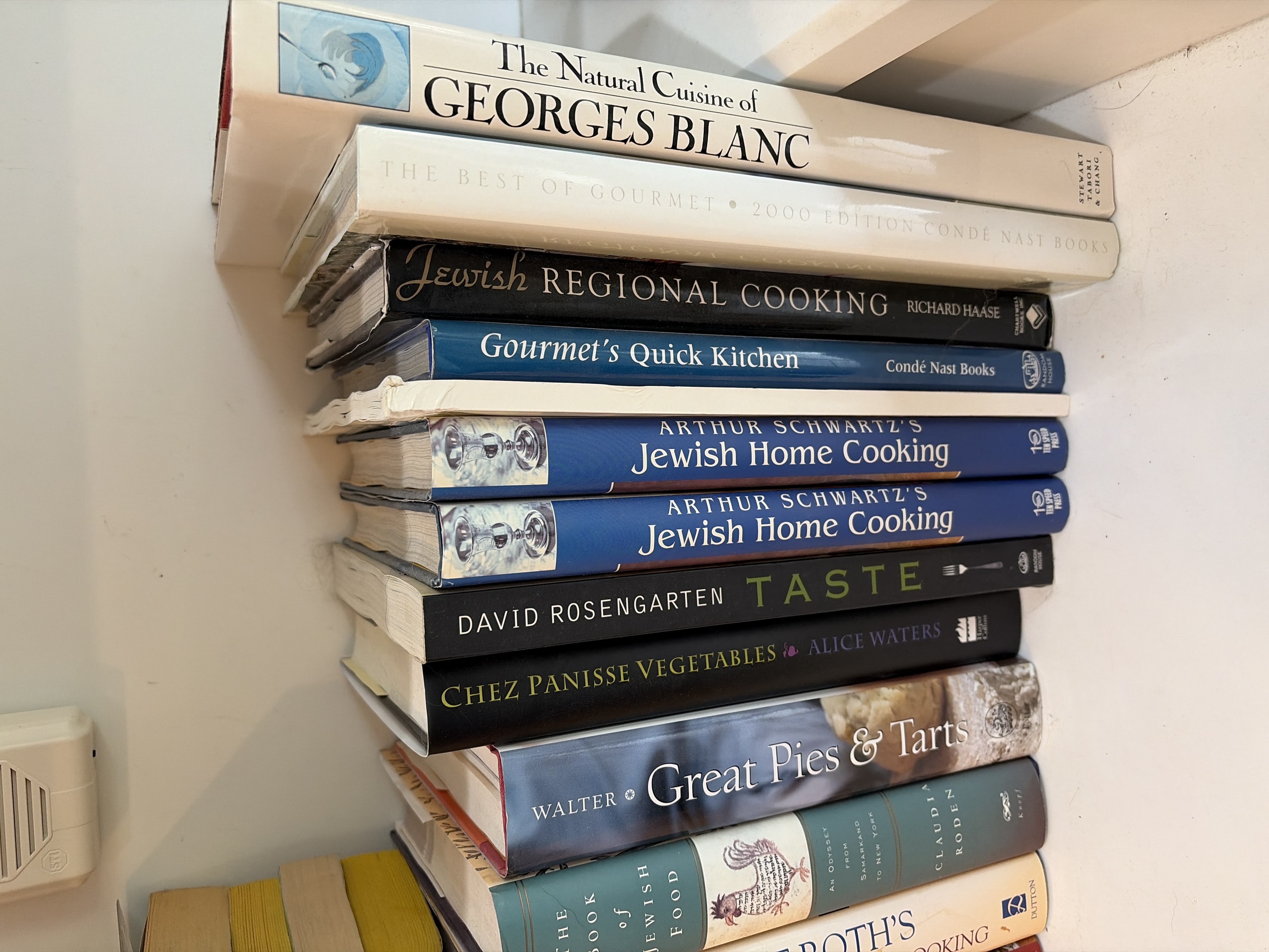 Assorted Cookbooks, Fiction & Health Books | Maxsold