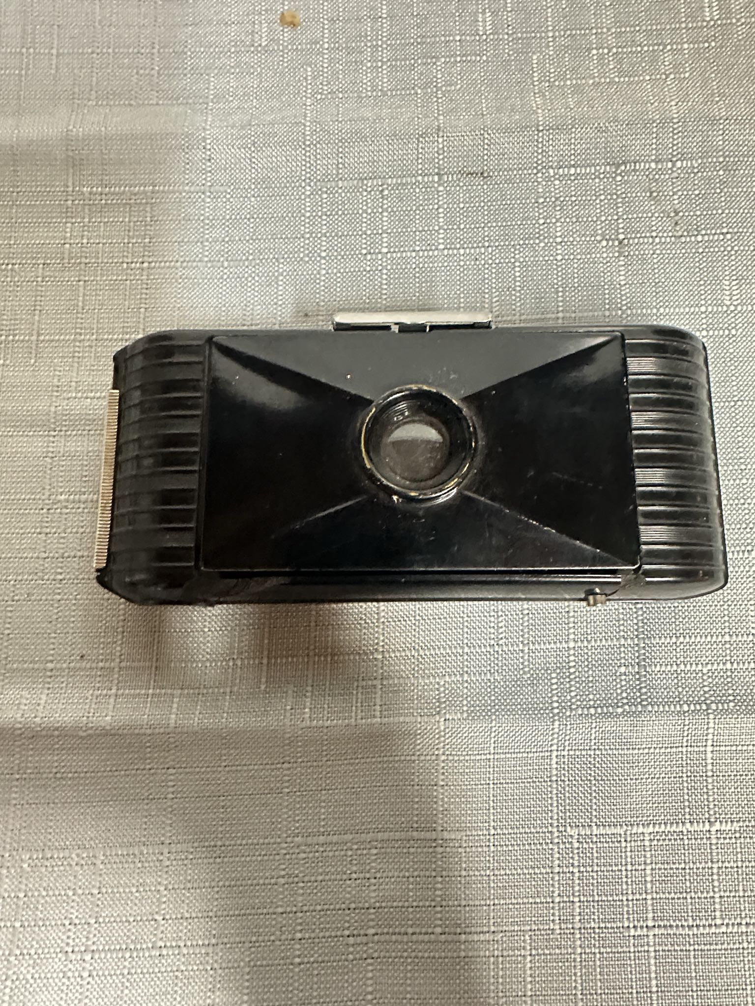 Kodak Jiffy V.P. Bakelite Camera | Maxsold