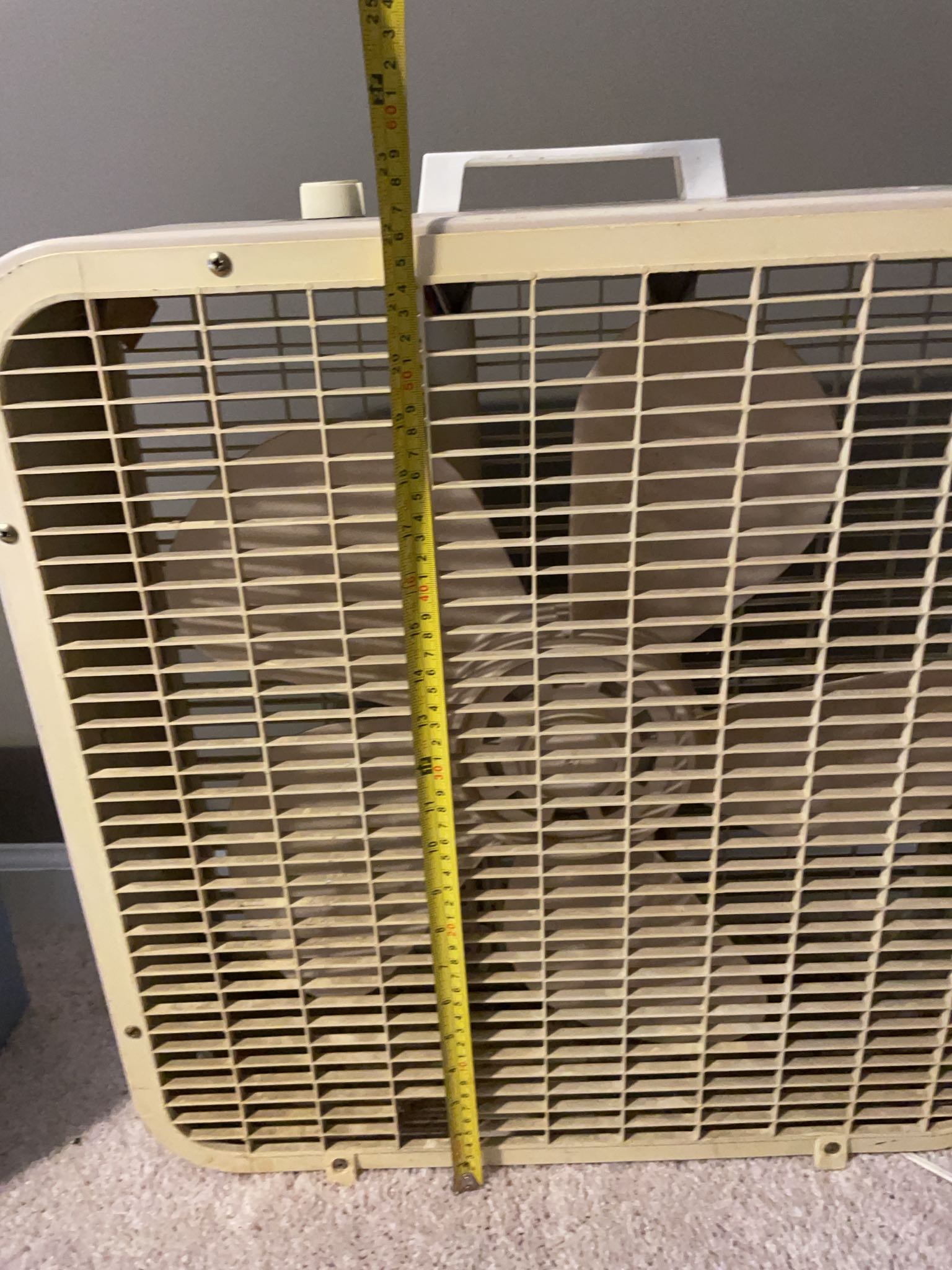 Lakewood 20-Inch Beige 3-Speed Box Fan | Maxsold