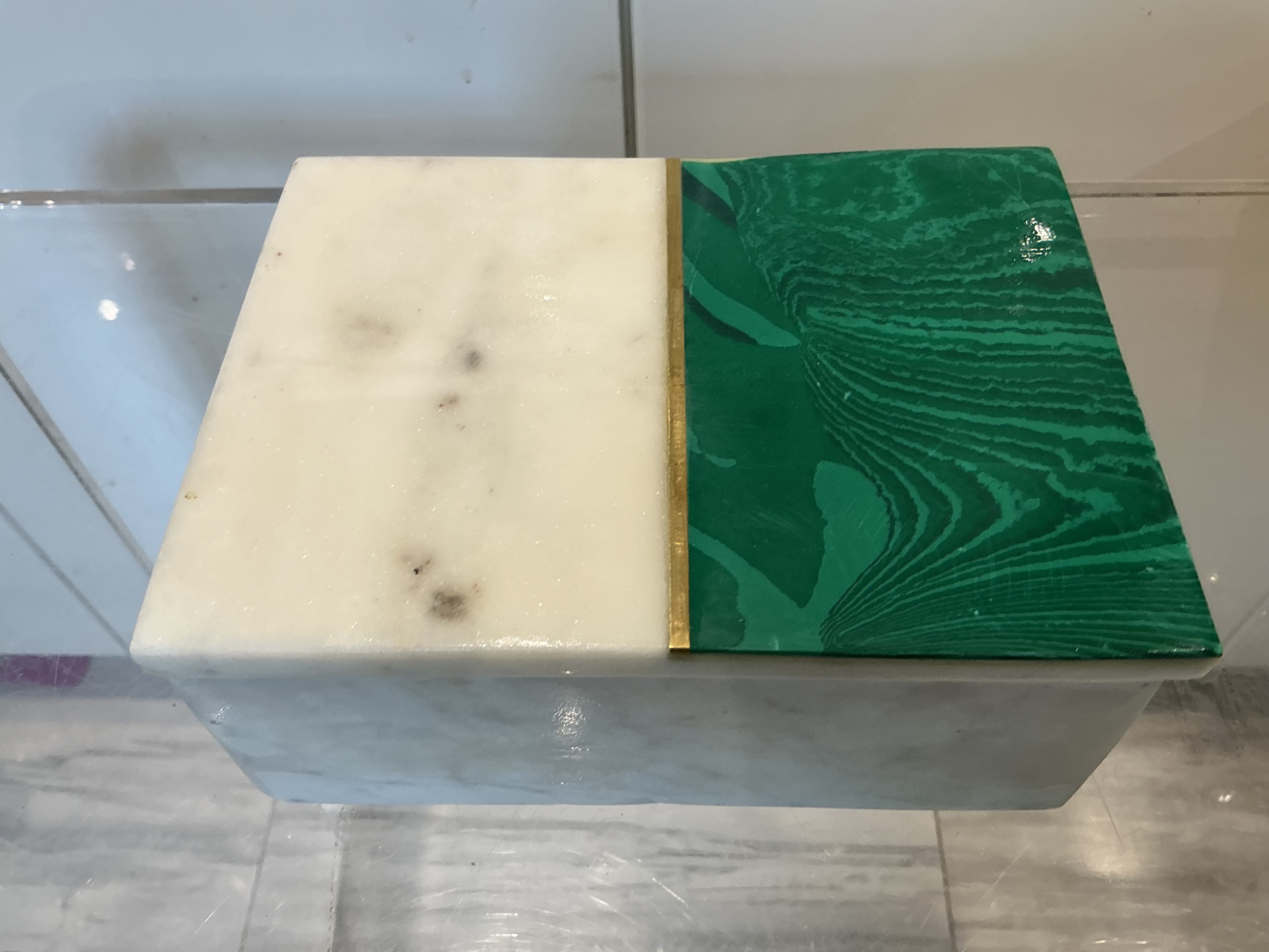 Vintage white and green marble lidded box | Maxsold
