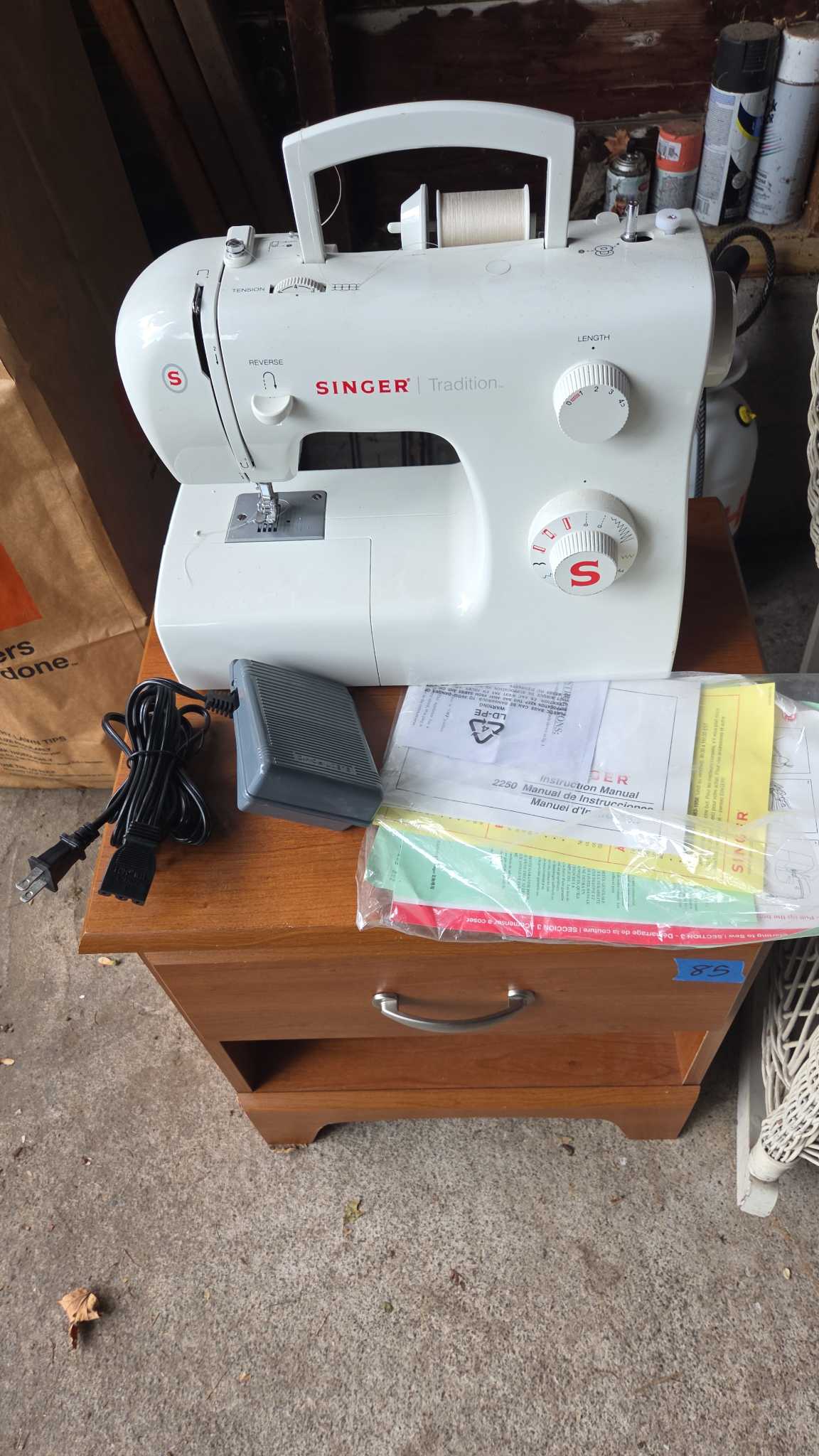 Singer Tradition mechanical sewing machine with foot pedal | Maxsold
