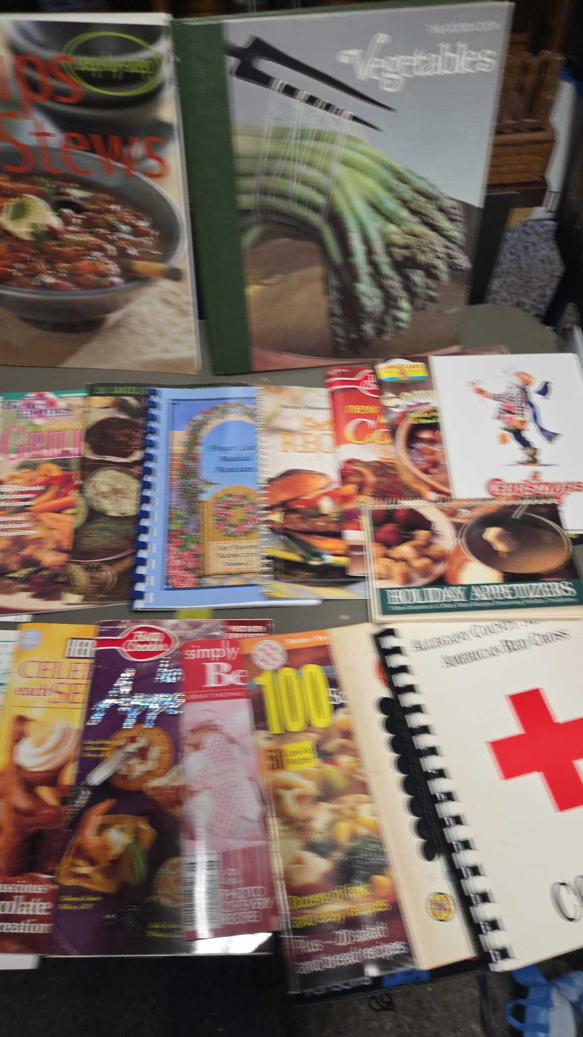 Cookbooks, Recipe Booklets and Magazines | Maxsold