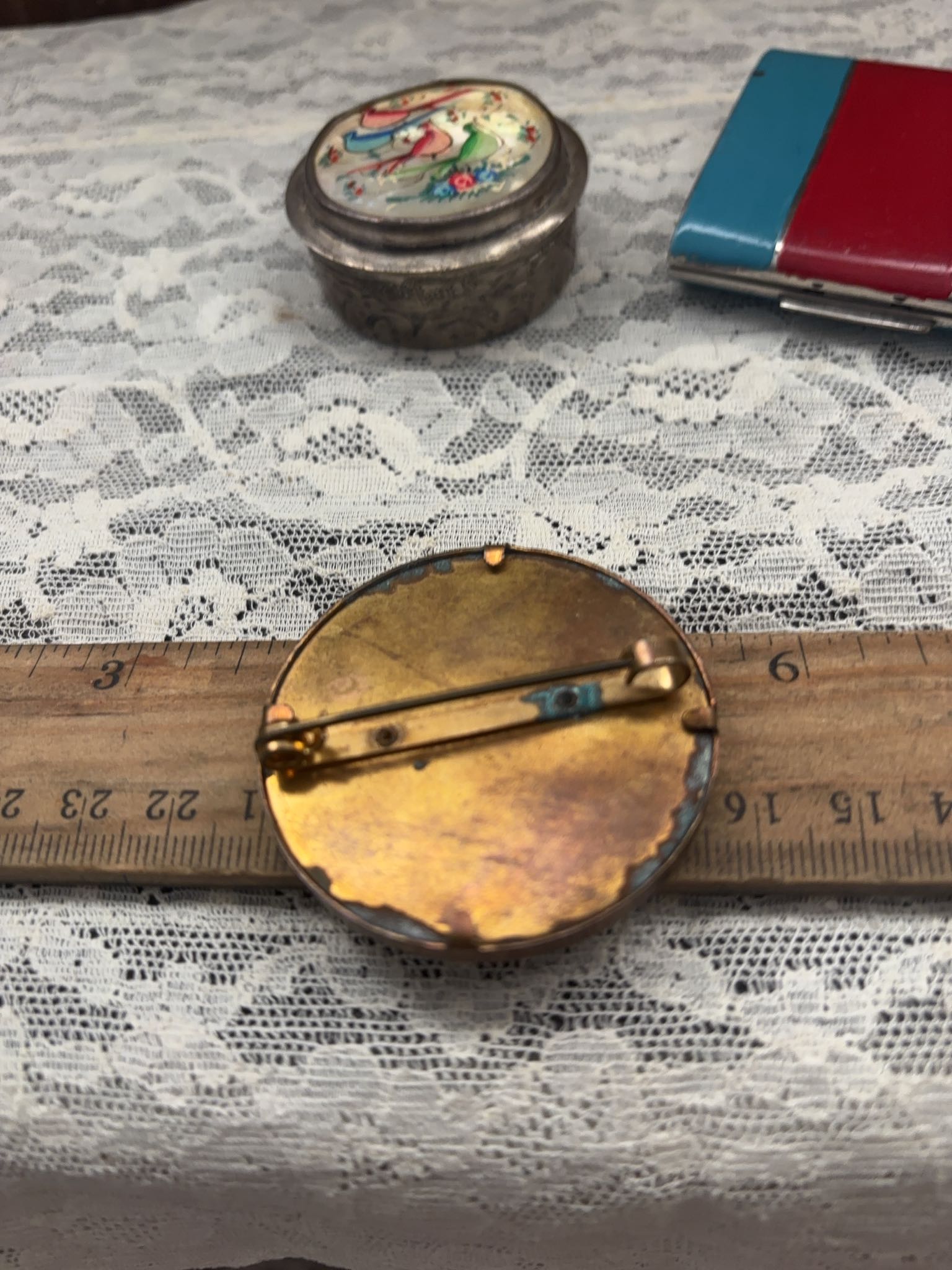 Vintage enamel compact, pill box and embroidered brooch | Maxsold