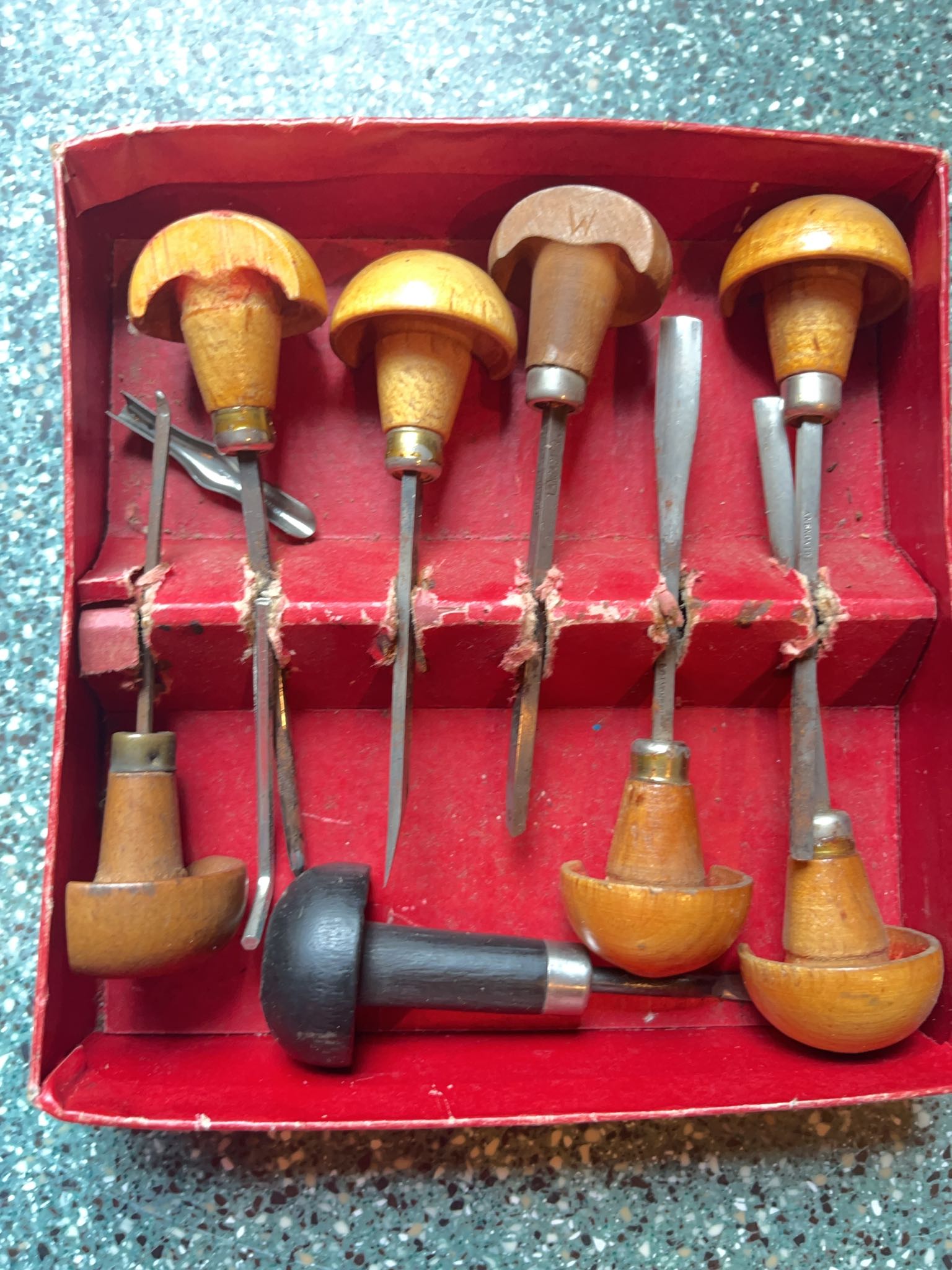 Leatherworking awls and chisels set, 8-piece | Maxsold