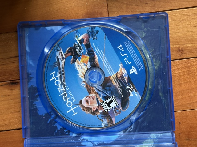 Horizon Zero Dawn PS4 Disc And Case | Maxsold