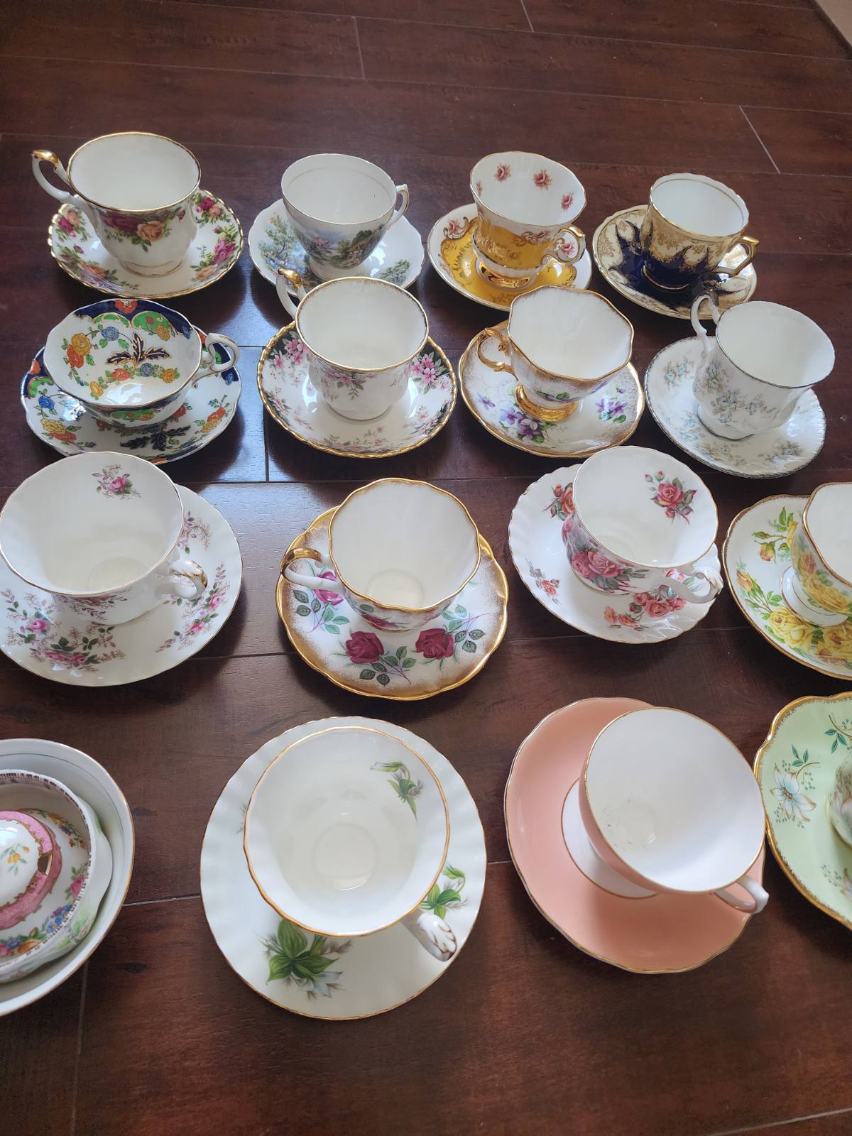 Vintage bone china floral tea cup pairs | Maxsold