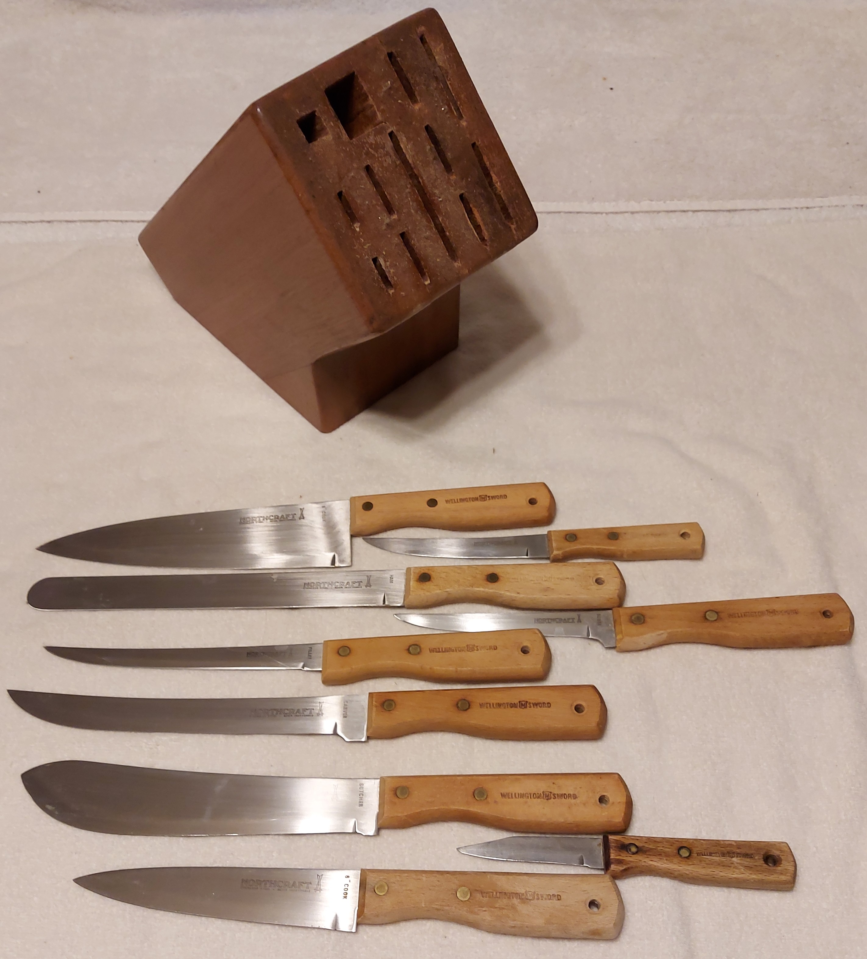 Northcraft stainless steel knives with wooden block | Maxsold