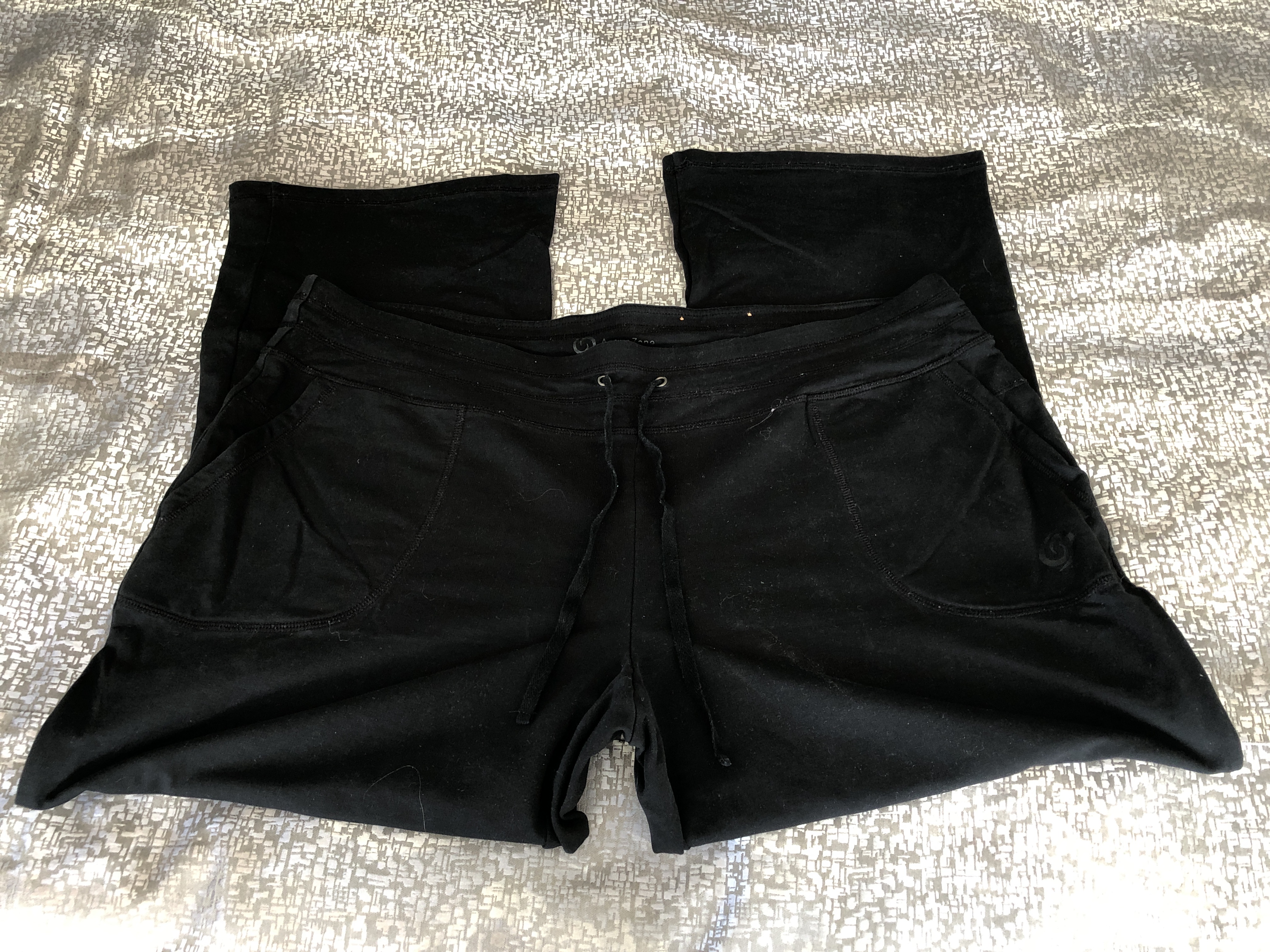 ActiveZone leggings, sweatpants and hoodies lot | Maxsold