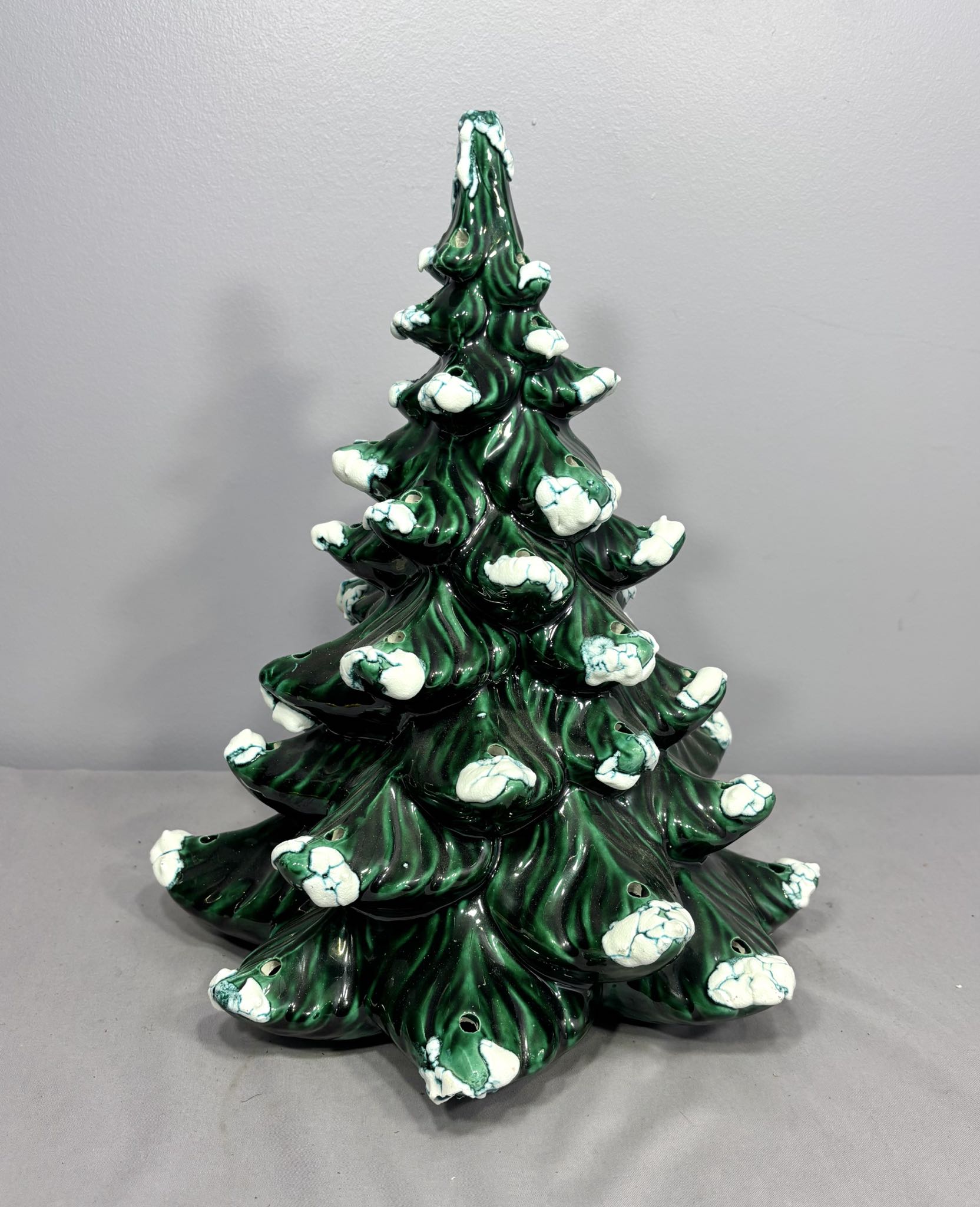 Vintage ceramic Christmas tree, no base | Maxsold