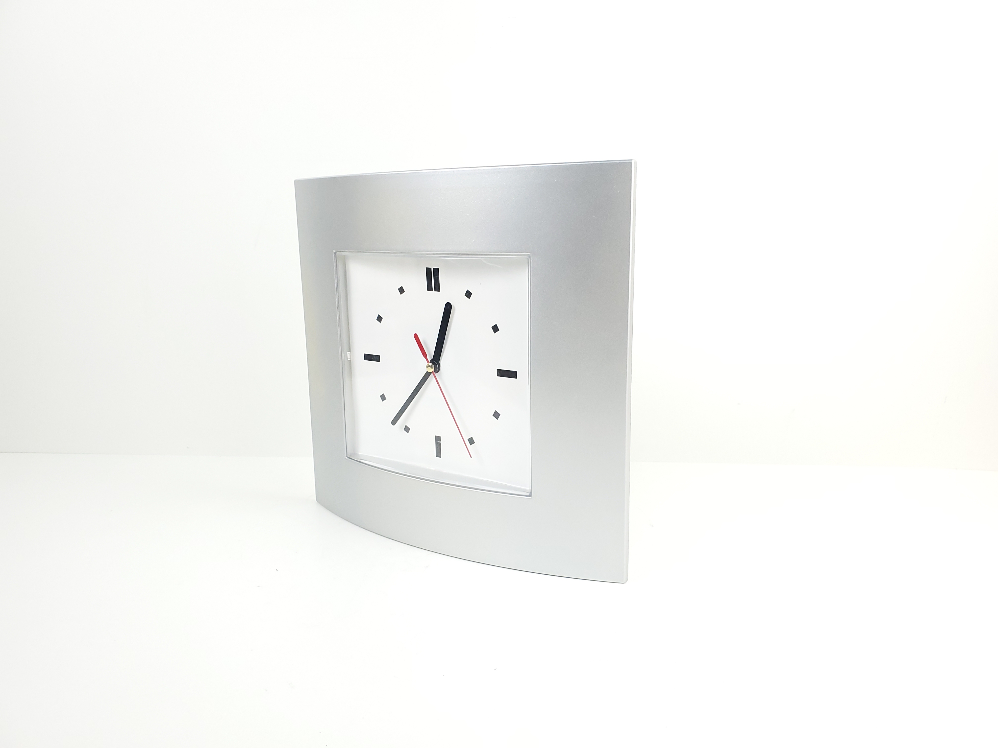 1999 IKEA Dragby quartz wall clock | Maxsold