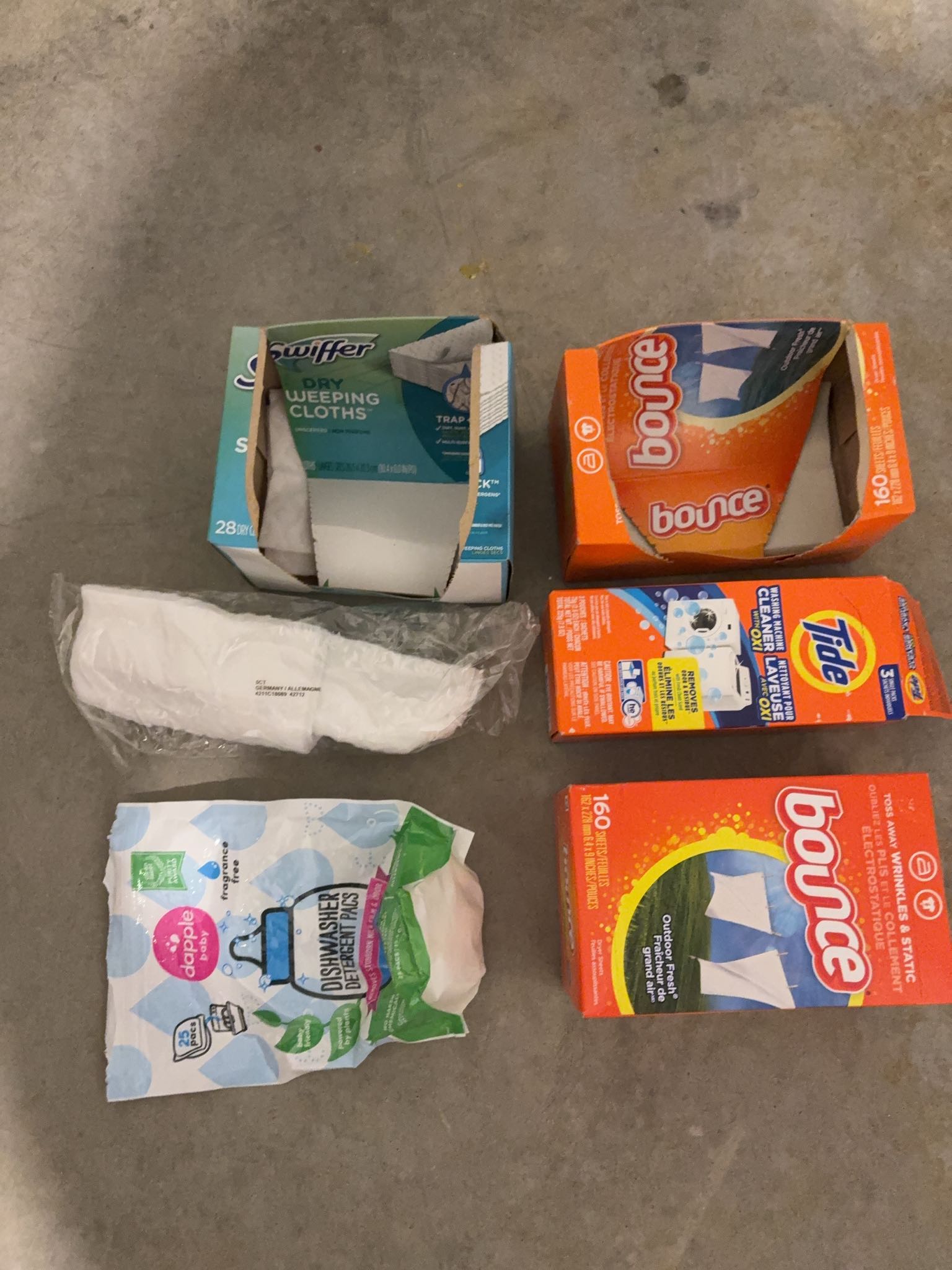Cleaning and laundry consumables assortment | Maxsold