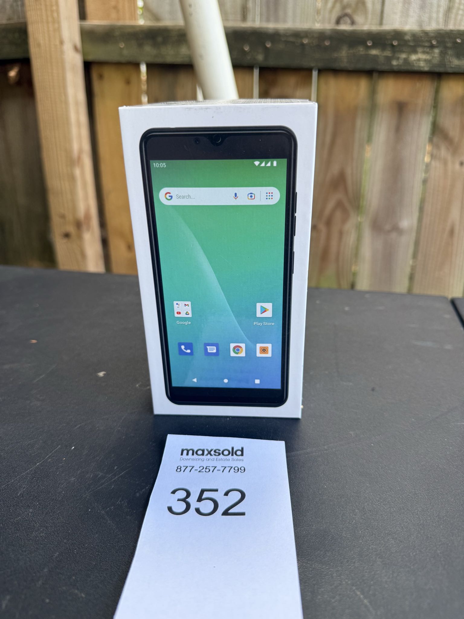 New True Slim Phone model 5516D | Maxsold