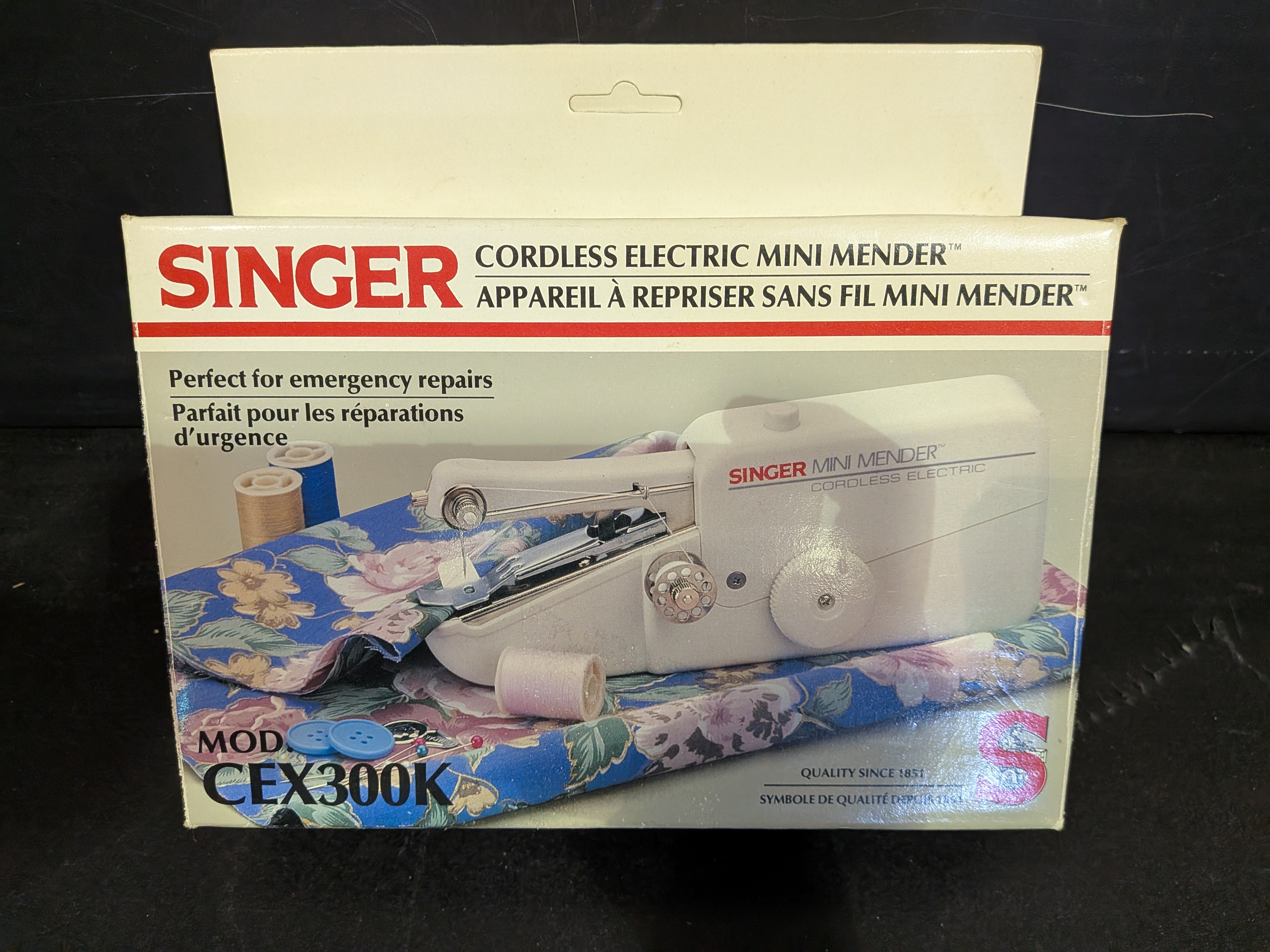 Singer CEX300K cordless mini mender sewing machine | Maxsold