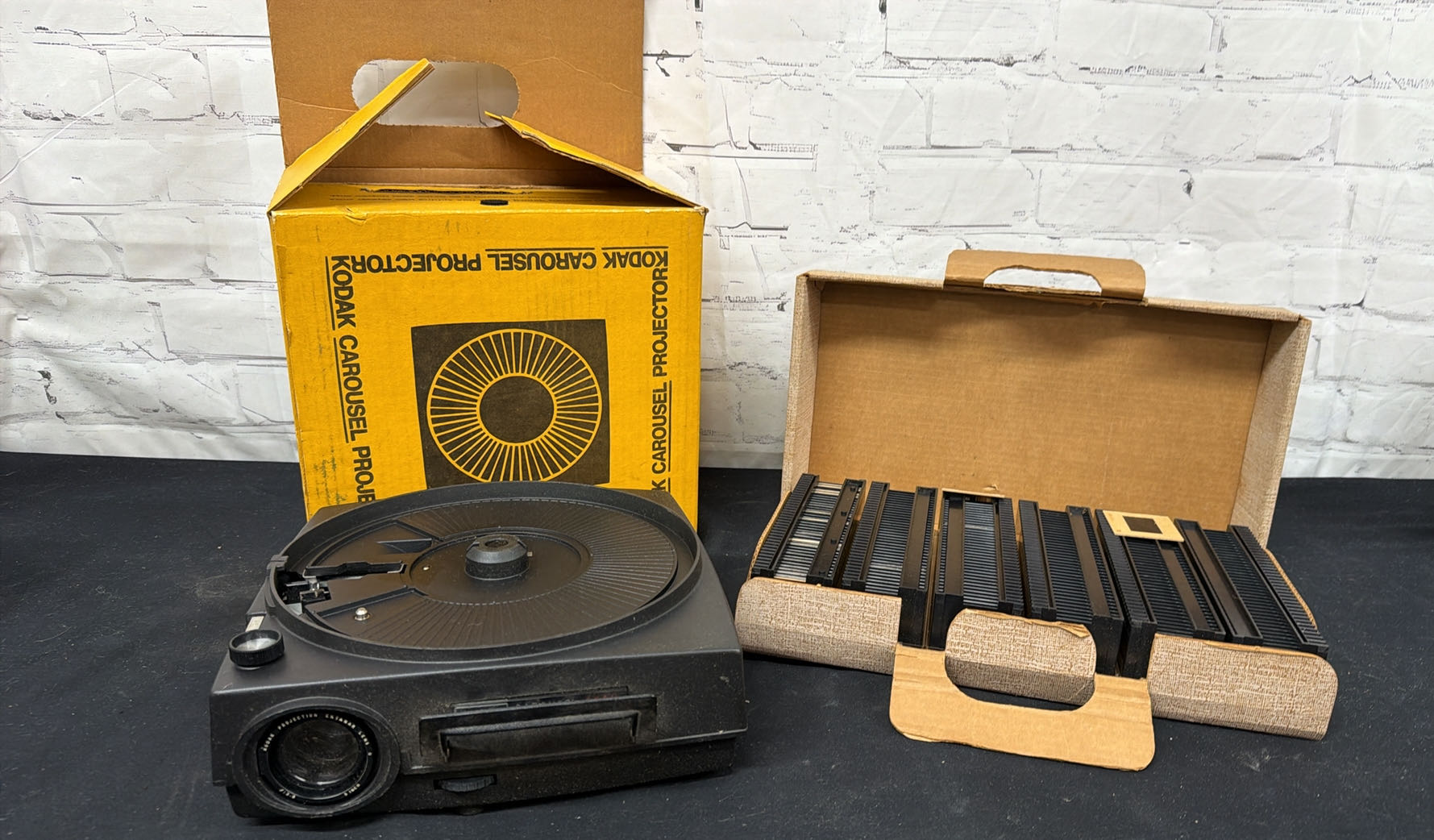 Kodak Carousel slide projector with trays | Maxsold