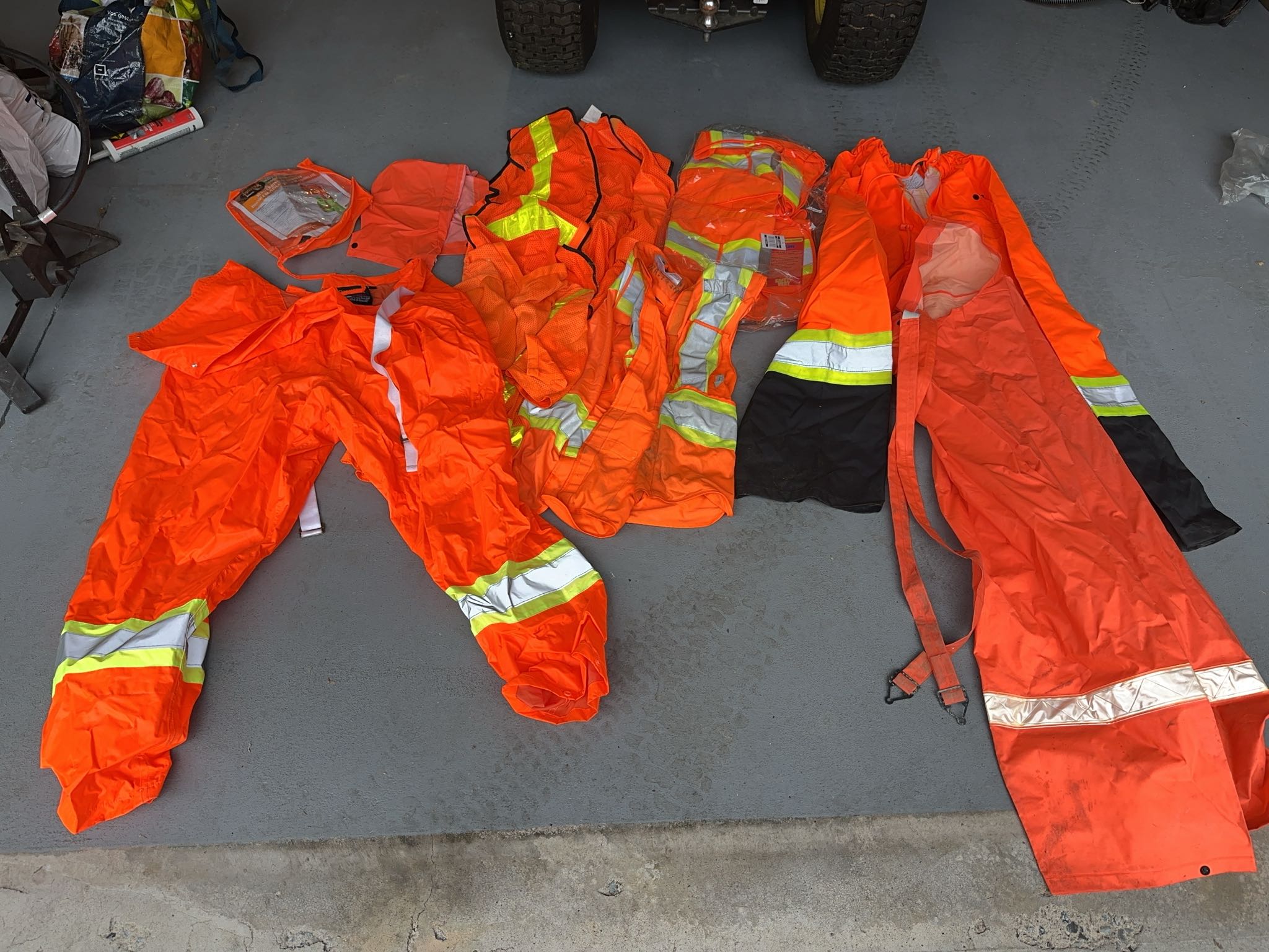 High-Visibility Orange Safety Apparel XL-3XL | Maxsold