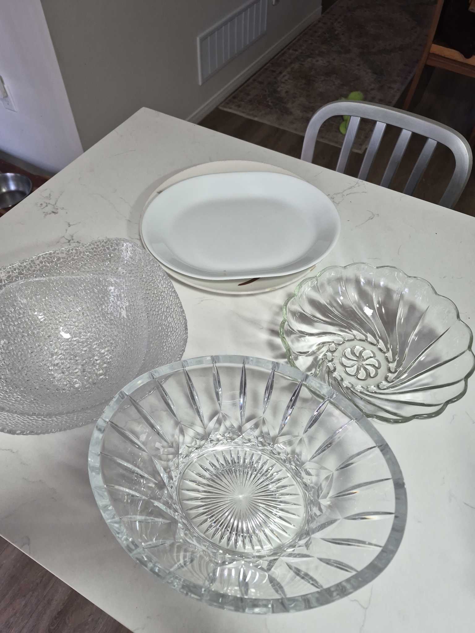 Clear Glass Bowls and Porcelain Dinner Plate, 4-Pc | Maxsold