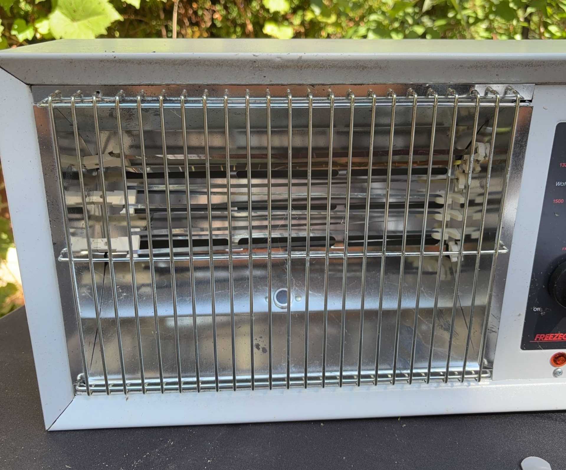 Celebrity model CH690 fan-forced radiant heater | Maxsold