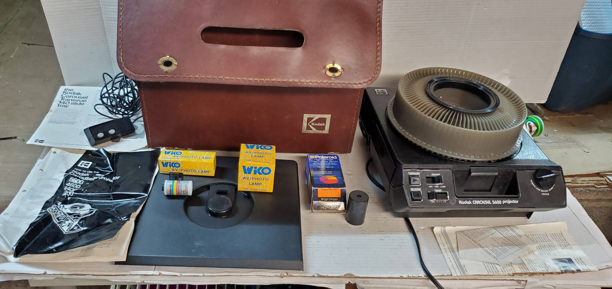 Kodak Carousel slide projector with case | Maxsold