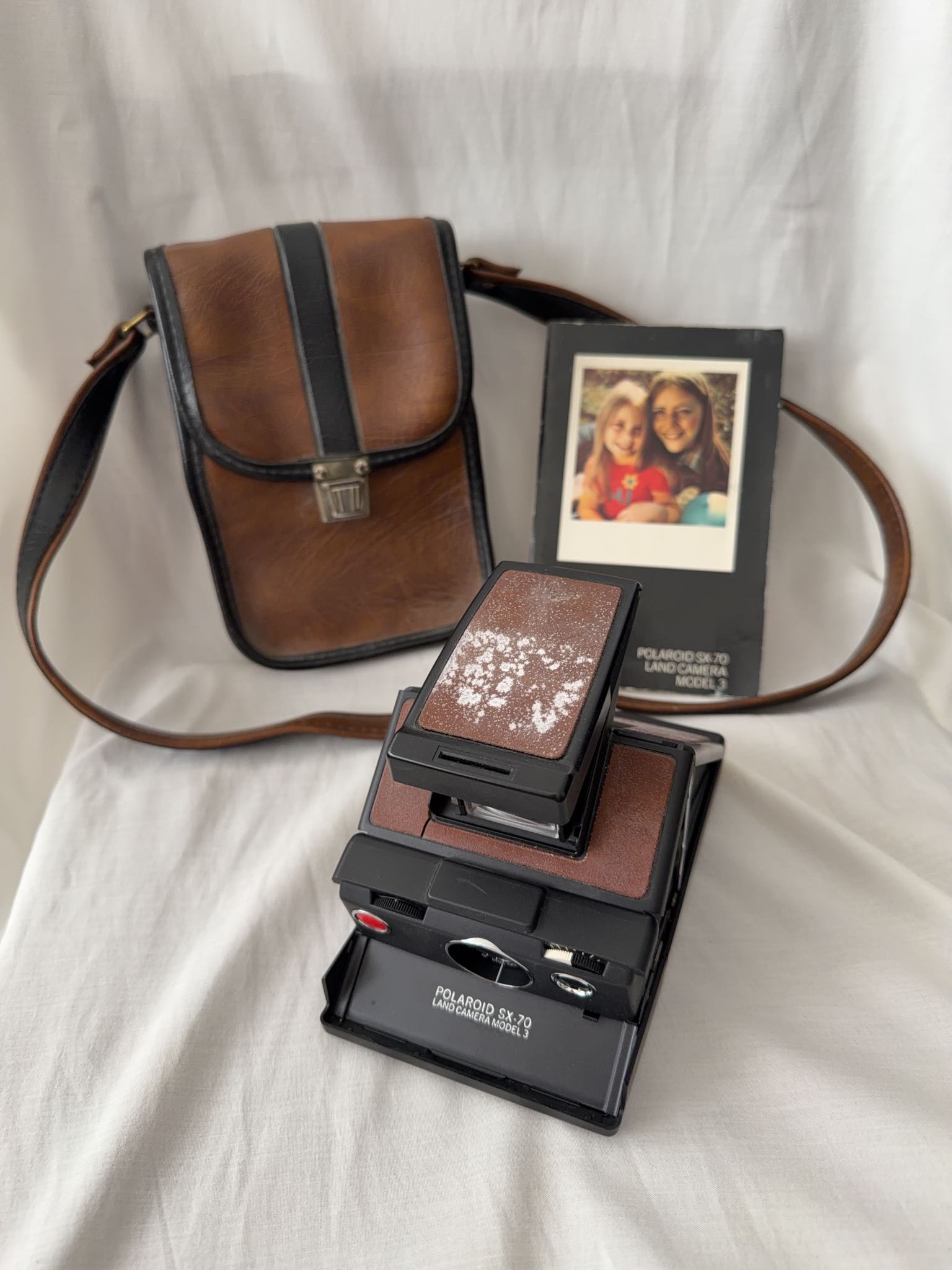 Polaroid SX-70 Land Camera Model 3 with case | Maxsold