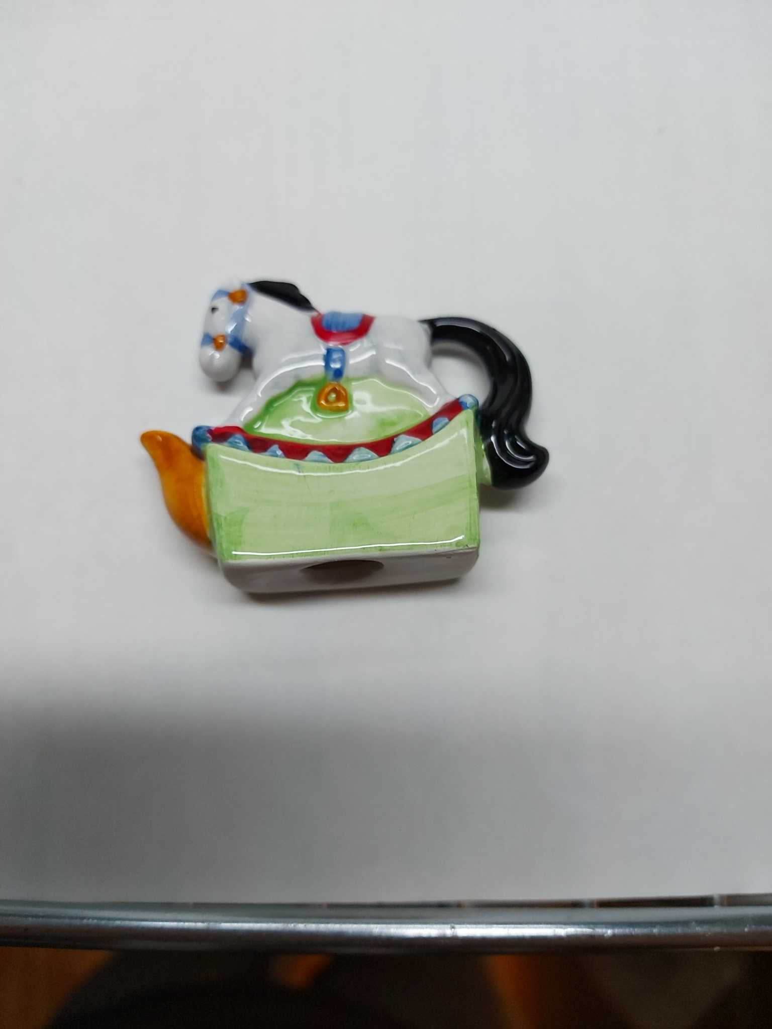 Red Rose Collector Miniature Teapot | Maxsold