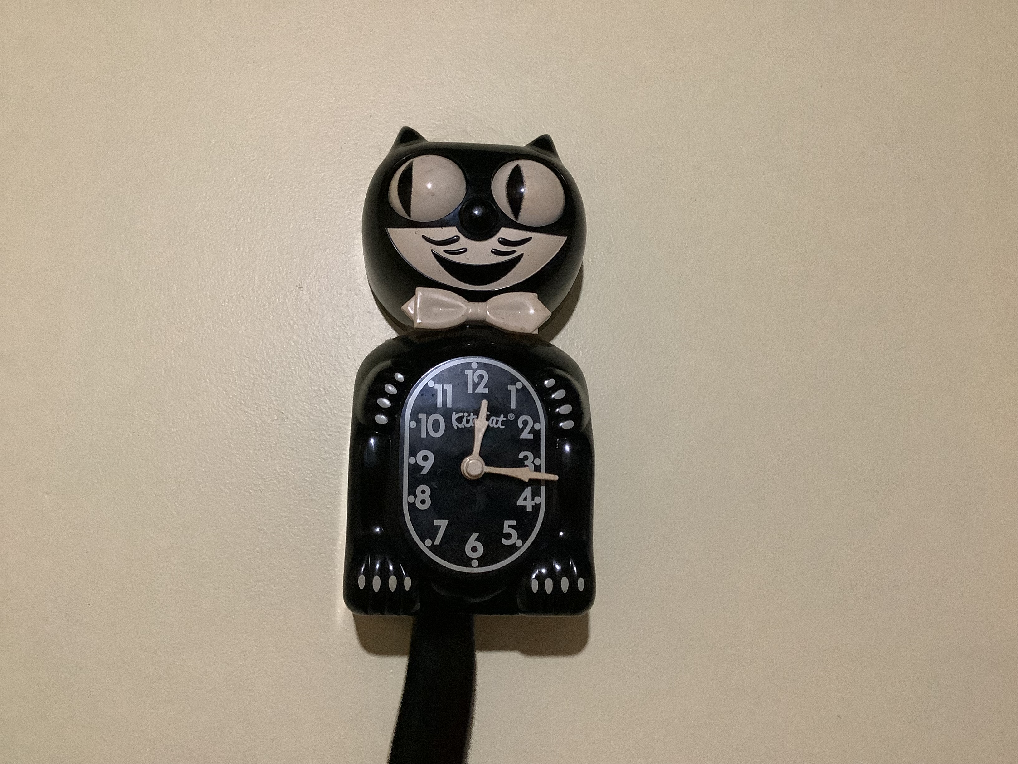 Vintage Black Kit-Cat Clock | Maxsold