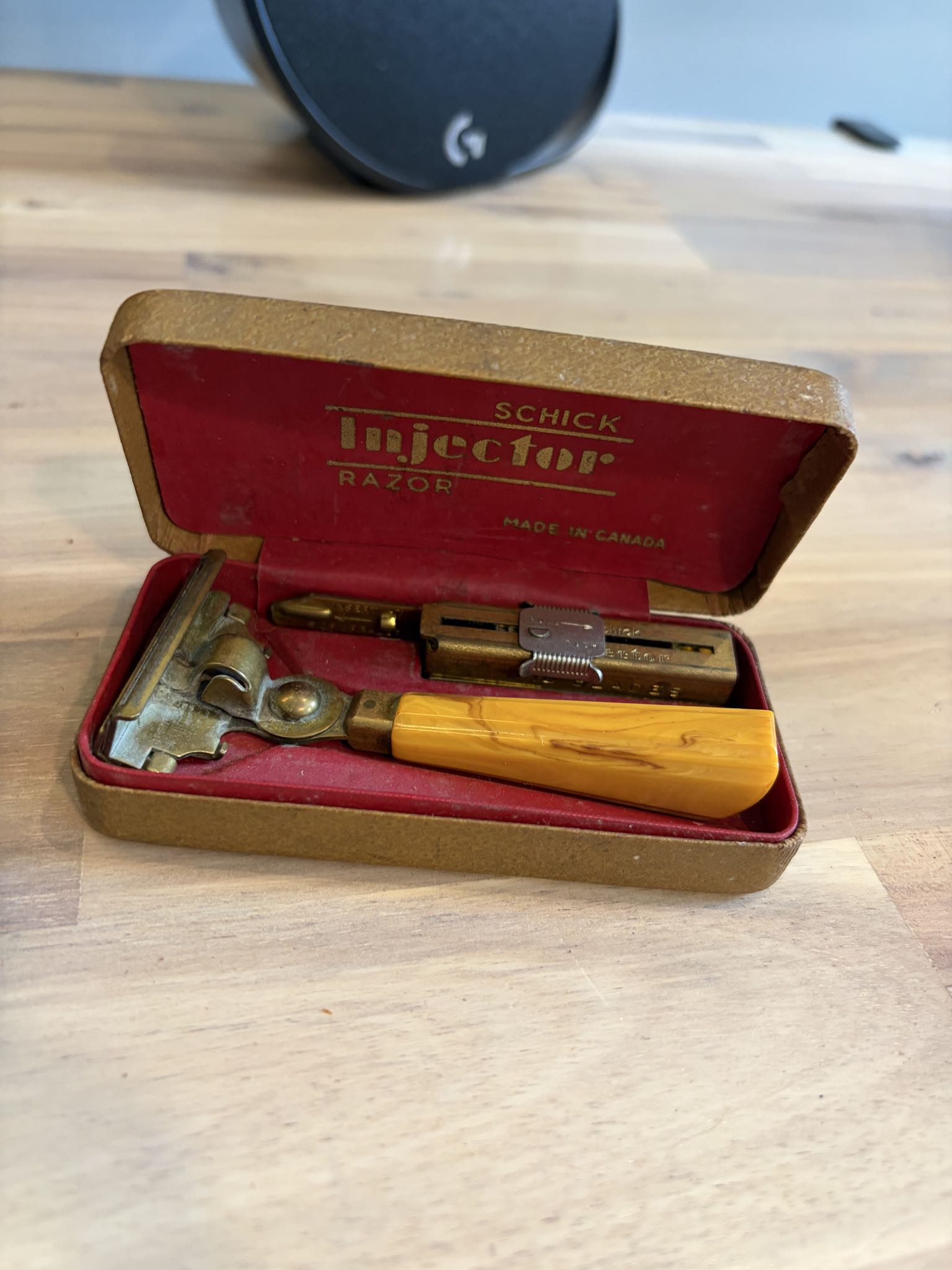 Schick Injector Safety Razor Set | Maxsold