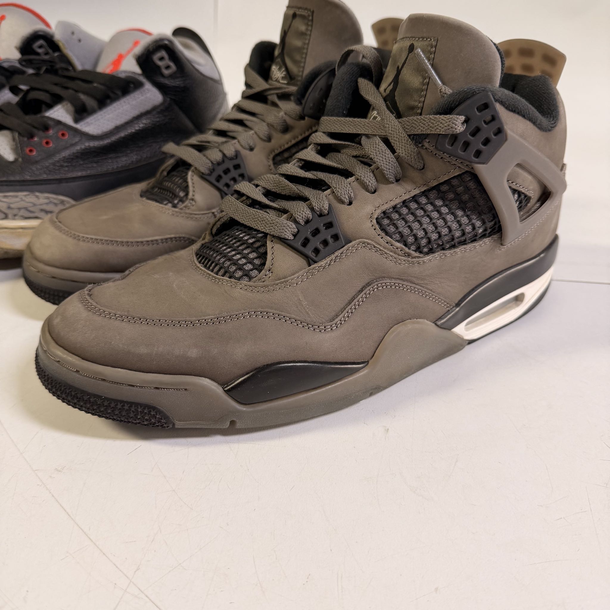 Jordan Air Jordan 3 & 4 sneakers 2 pairs | Maxsold