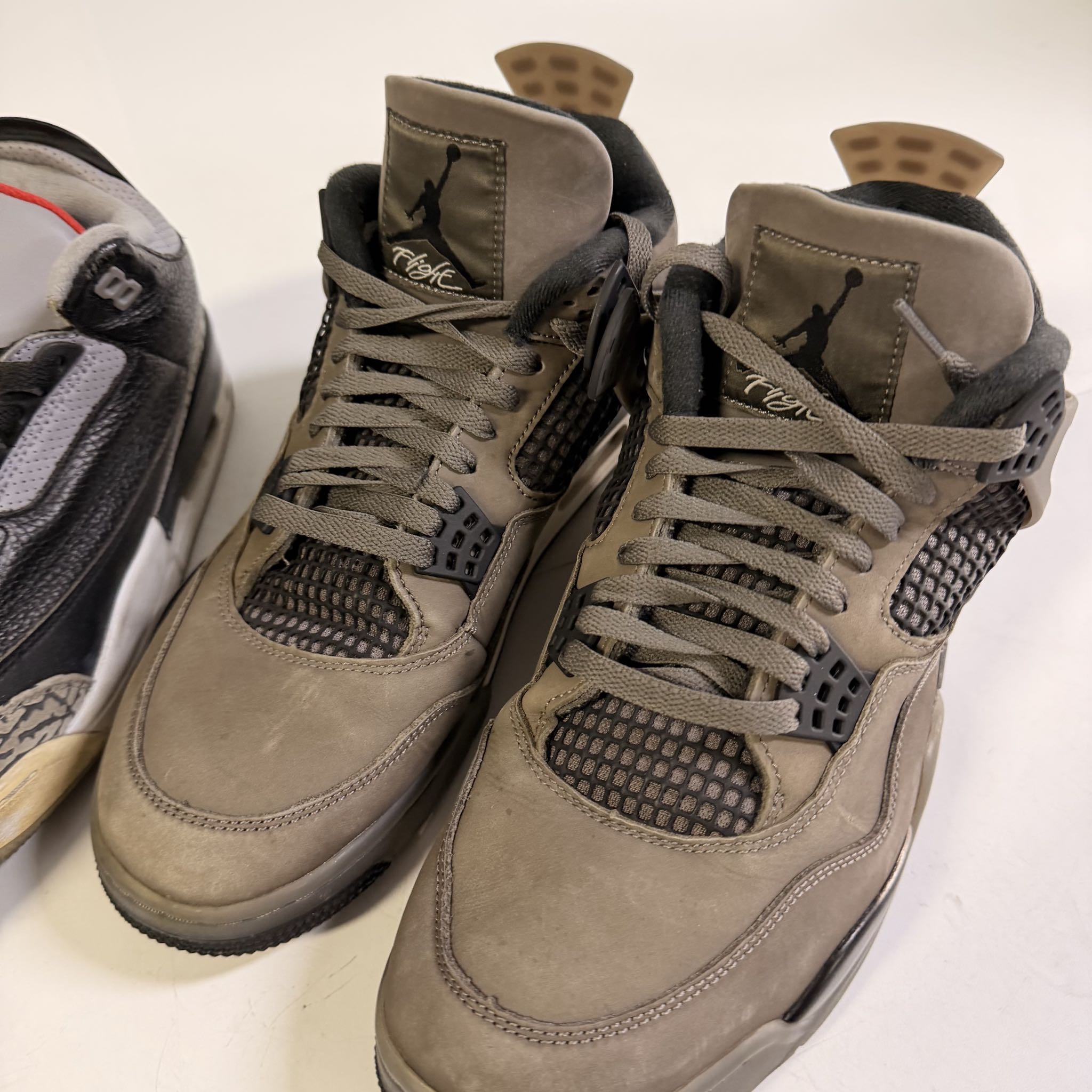 Jordan Air Jordan 3 & 4 sneakers 2 pairs | Maxsold