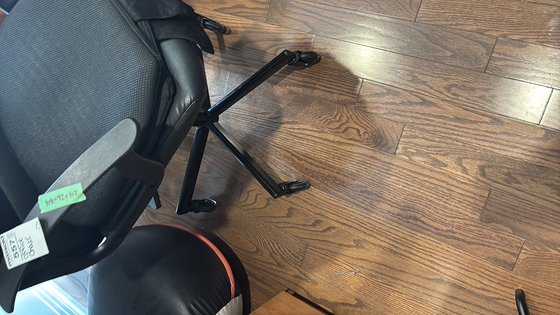 Black Height-Adjustable Office Chair | Maxsold