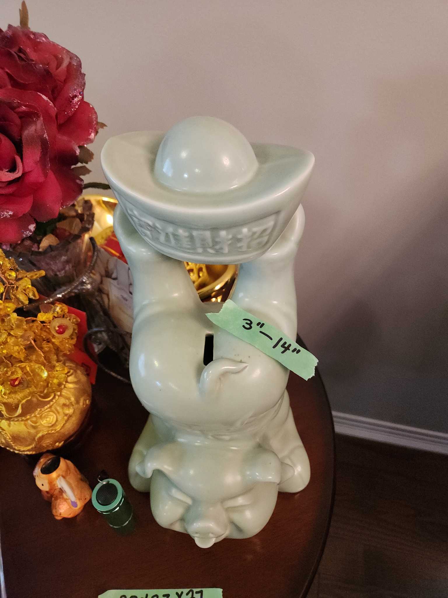 Celadon Pig Bank, Amethyst Crystal Cube, Money Tree, Roses, Figurines ...
