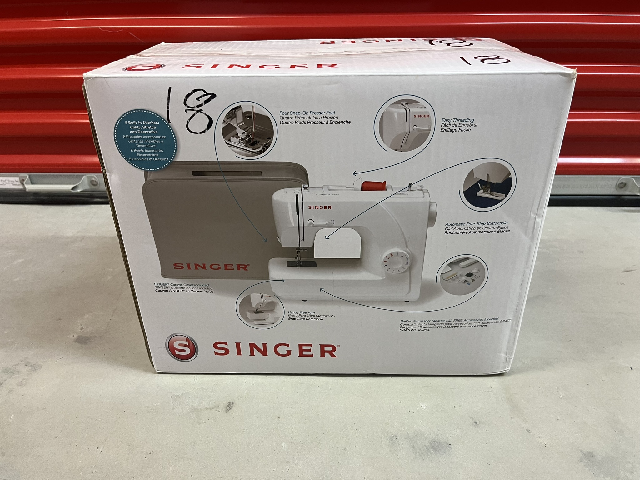 Singer sewing machine with 8 built-in stitches | Maxsold
