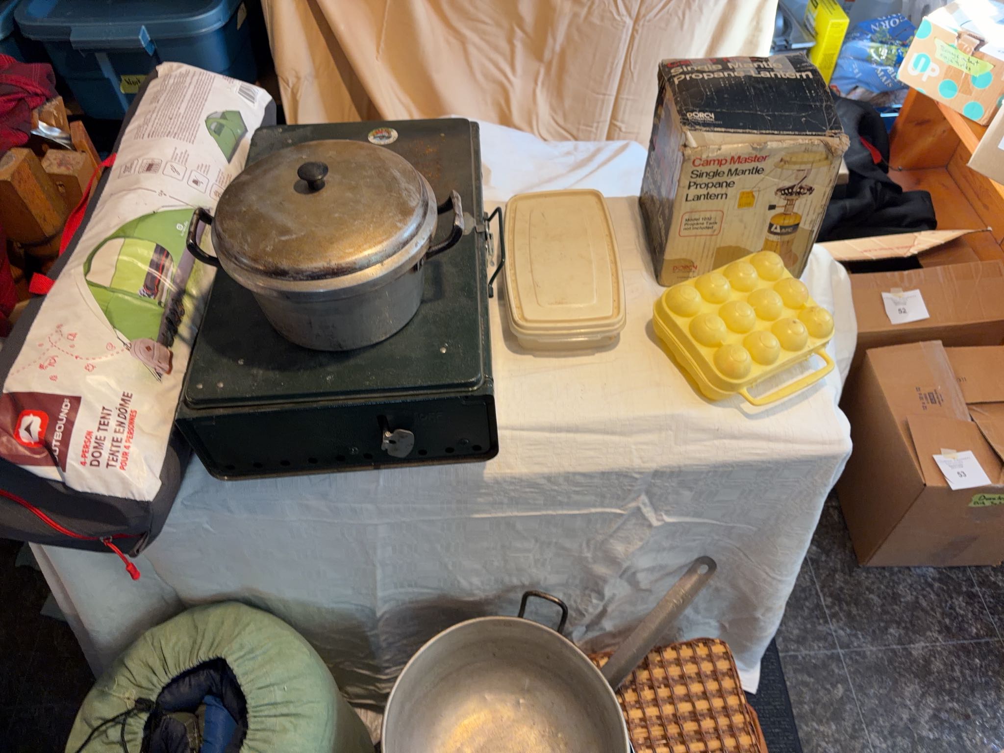 Camping cookware, stove, lantern and gear | Maxsold