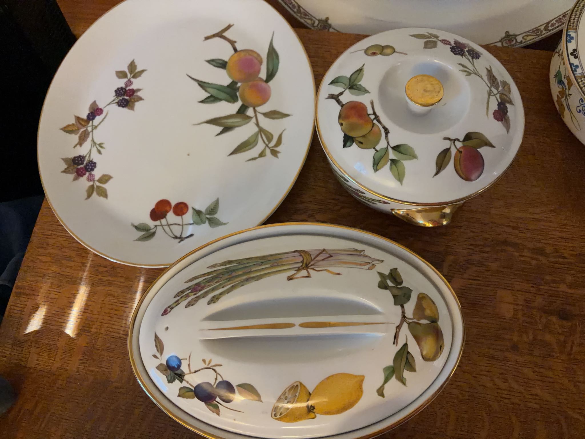 Mixed Bone China & Porcelain Dinnerware 20+ Pieces | Maxsold