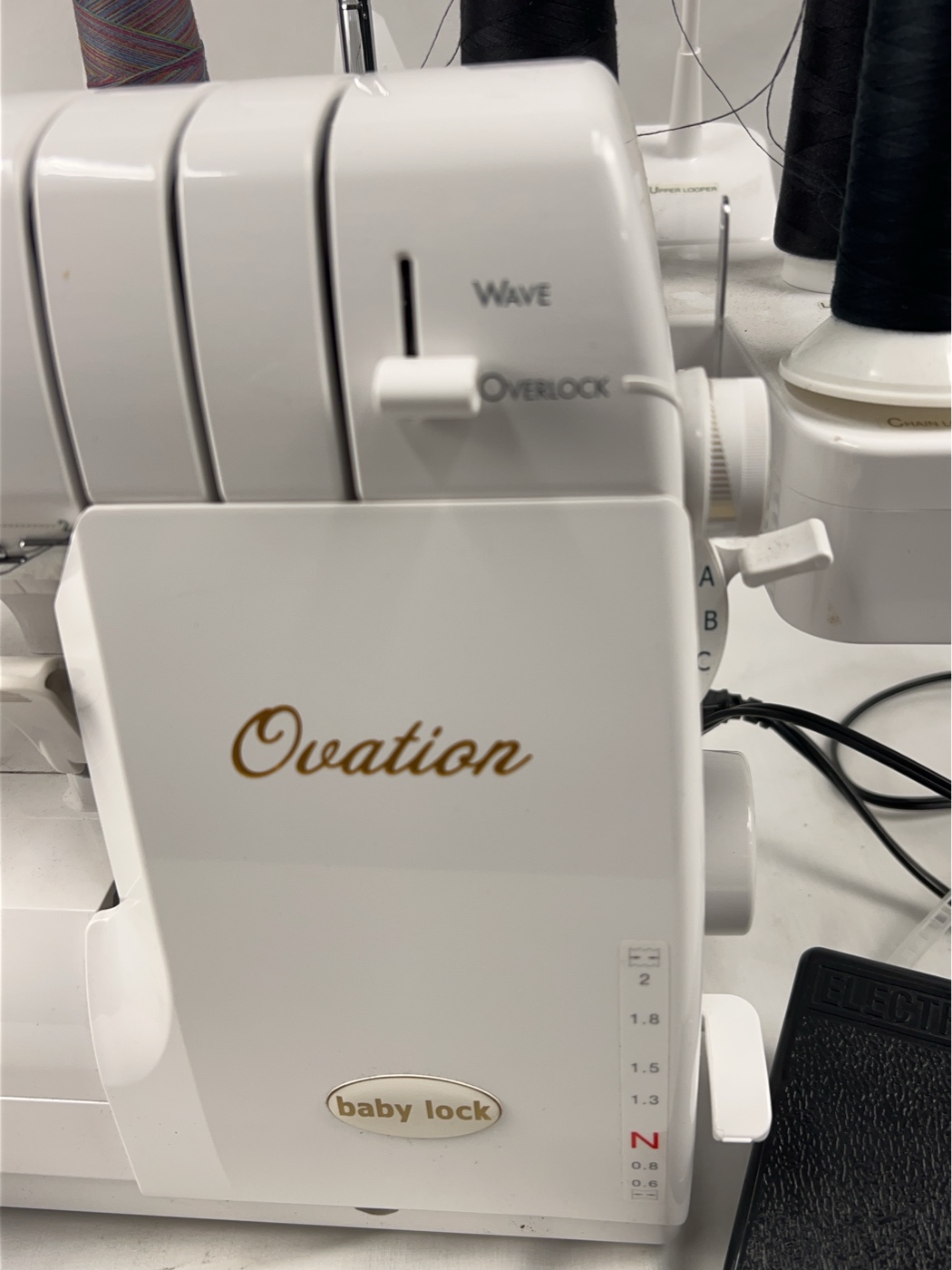 Baby Lock Ovation BLES8 8-Thread Serger | Maxsold