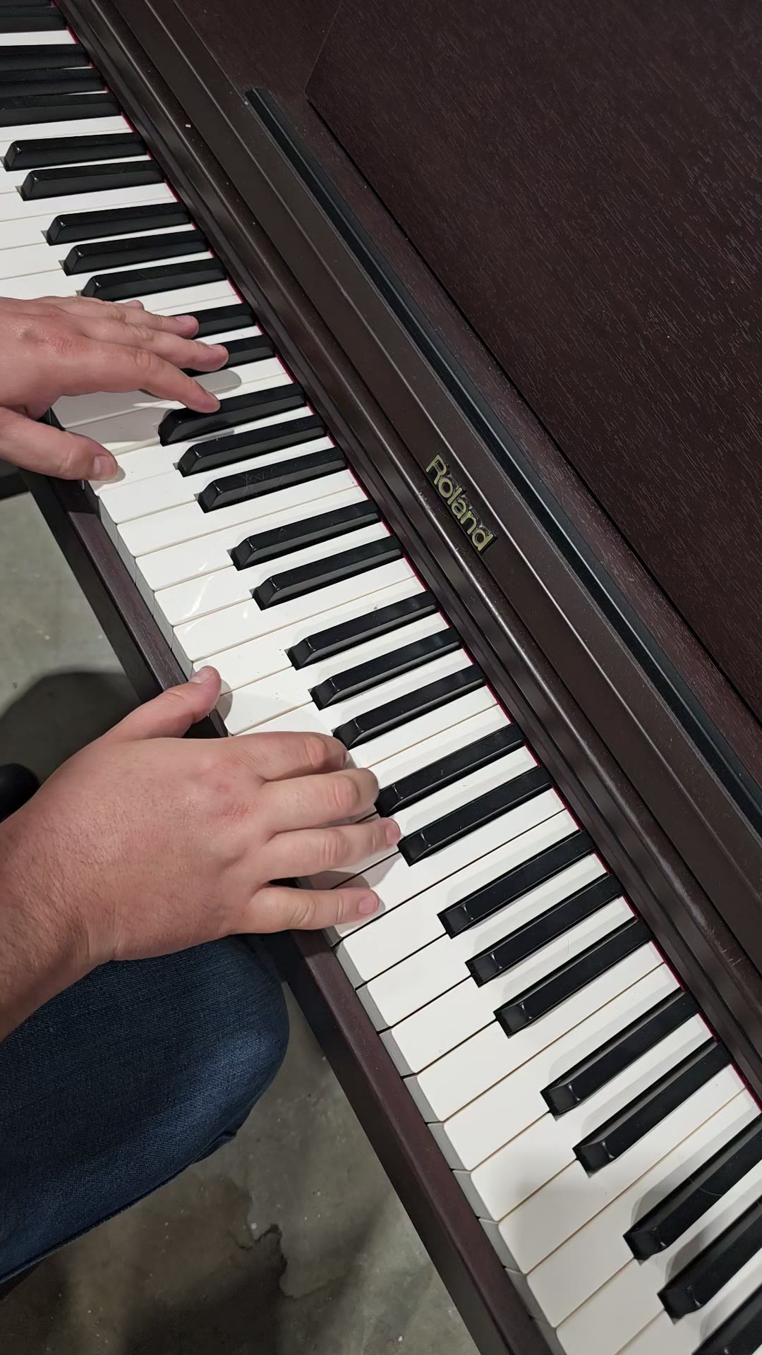 Roland RP101 Digital Piano, 88-Key, Dark Brown | Maxsold
